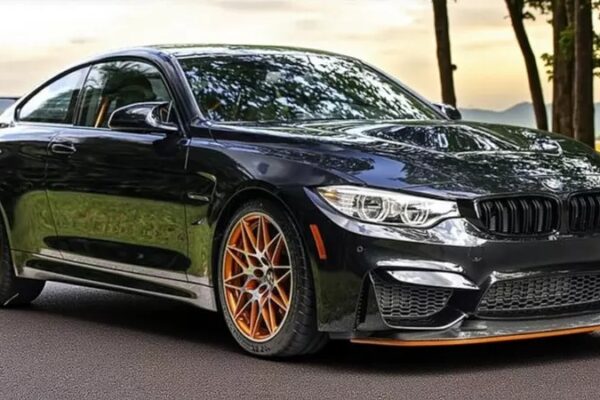 BMW M4 GTS’in Son Örneği 1 Milyon Dolara Alıcı Arıyor