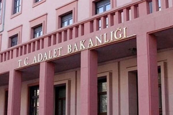 Adalet Bakanlığı Personeline 99 Bin 500 TL Maaş Promosyonu Ödemesi Yapılacak