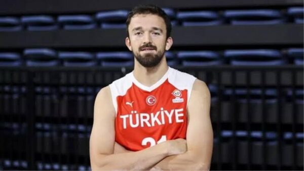 Sertaç Şanlı Dubai Basketbol’a Transfer Oldu