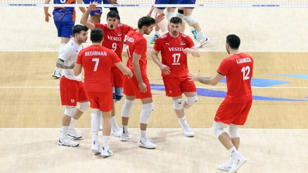 Filenin Efeleri Çeyrek Finalde Polonya’ya Yenildi
