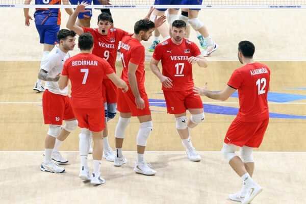 Filenin Efeleri Çeyrek Finalde Polonya’ya Yenildi