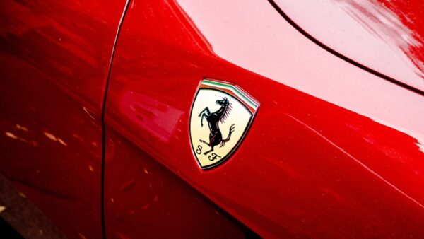 Ferrari Hisselerinde Sert Düşüş: 9 Yılın En Büyük Kaybı