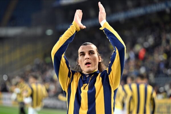 Beşiktaş, Çağlar Söyüncü İçin Fenerbahçe’ye Teklif Hazırlıyor