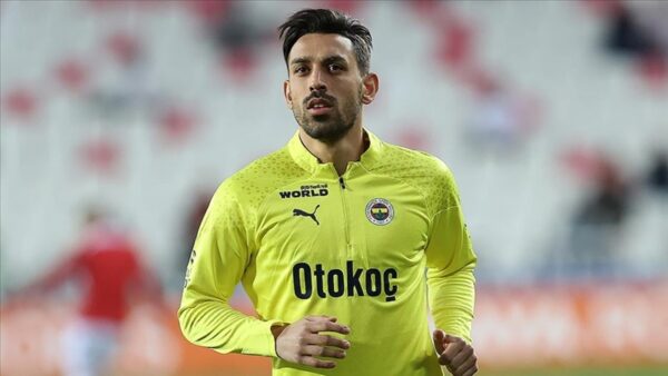 İrfan Can Kahveci’nin Fenerbahçe’deki Geleceği Netleşti: Beşiktaş Transferi Masada