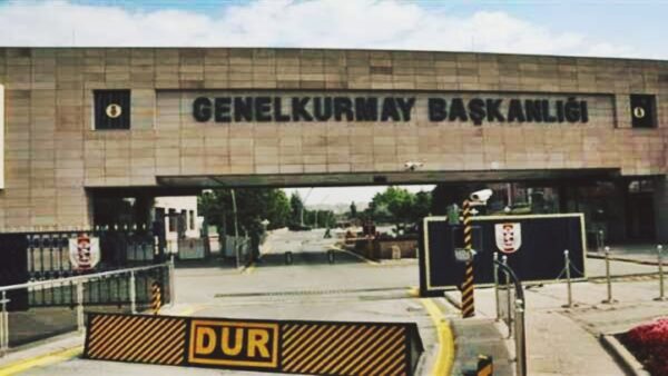 Kadınlar Zorunlu Askere Gidecek mi?