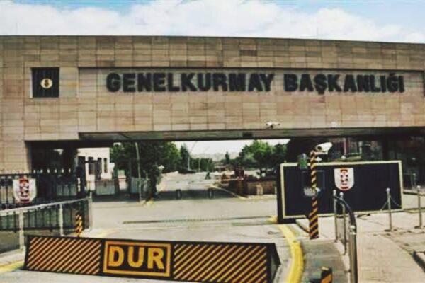 Kadınlar Zorunlu Askere Gidecek mi?