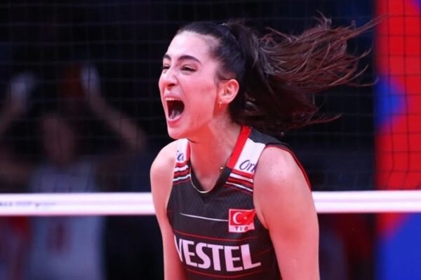 Saliha Şahin, 10 Gün Sahalardan Uzak Kalacak