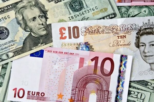 Dolar ve Euro Haftayı Yükselişle Tamamladı
