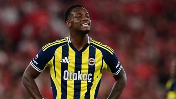 Fenerbahçe, Jhon Duran’ın Performansından Memnun Kalmadı