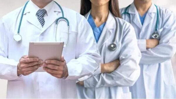 Sağlık Bakanlığı Personel Kıyafet Standartlarını Belirledi