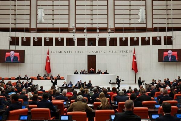 Yeni Vergi Paketi Meclis’te: Kira Muafiyeti Kalkıyor, Noter ve Ruhsat Harçları Artıyor