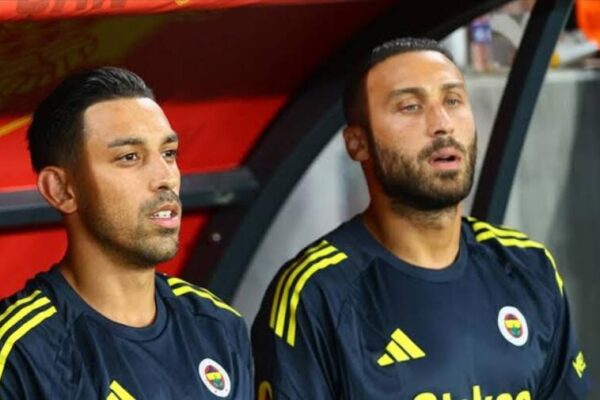 Fenerbahçe’de Cenk Tosun ve İrfan Can Kahveci Belirsizliği Sürüyor