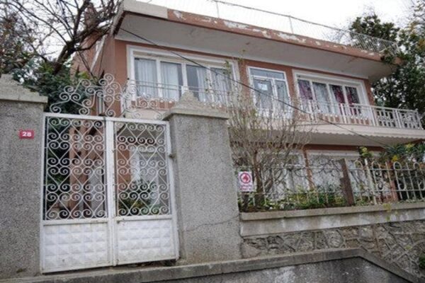 Leyla ile Mecnun’un Çekildiği Ev 125 Milyon TL’ye Satışa Çıktı