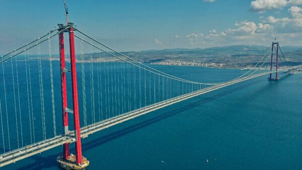 Köprü ve Otoyol Geçiş Ücretlerine Yeni Yıl Zammı: 2026 Tarifeleri Belli Oldu