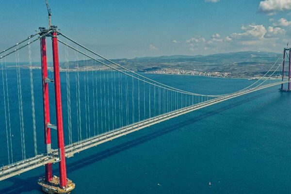 Köprü ve Otoyol Geçiş Ücretlerine Yeni Yıl Zammı: 2026 Tarifeleri Belli Oldu