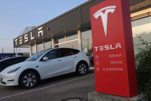 179 Bin Tesla Model 3 İçin Güvenlik İncelemesi Başlatıldı