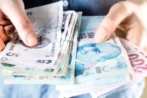 Yeni Yıl Öncesi Asgari Ücret Gündemi: Ekonomistten Dikkat Çeken Hesaplama