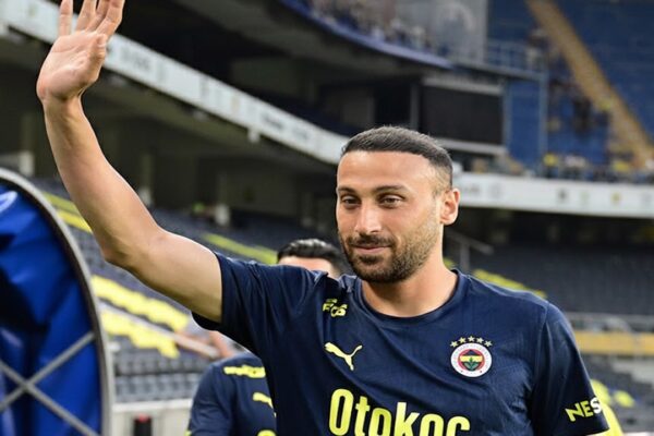 Cenk Tosun Fenerbahçe’ye Veda Ediyor