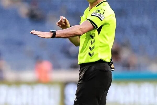 Türk Futbolunda Hakem Krizi Büyüyor: Hakemler Toplu İş Bırakabilir