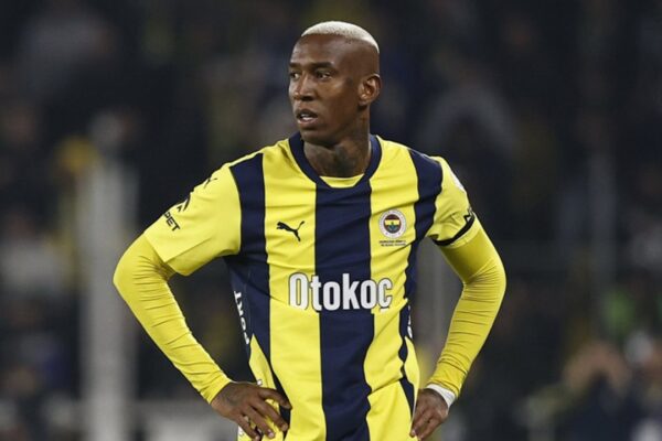 Eyüpspor Maçında Sakatlanan Talisca Sahalardan Ne Kadar Uzak Kalacak?
