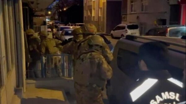 Sosyal Medyada Suç Örgütlerini Öven 325 Kişi Yakalandı