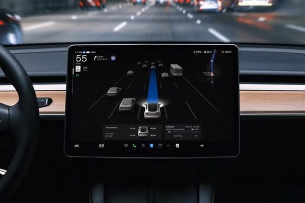 Tesla, ABD’de Temel Autopilot’u Standart Donanımdan Çıkardı