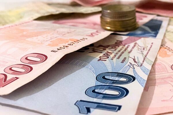 Aralık’ta Türk Lirası Reel Değer Kaybıyla Son 5 Ayın Dip Noktasına Geriledi