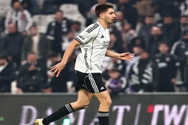 Beşiktaş, Demir Ege Tıknaz’ın Transfer Görüşmelerini KAP’a Bildirdi