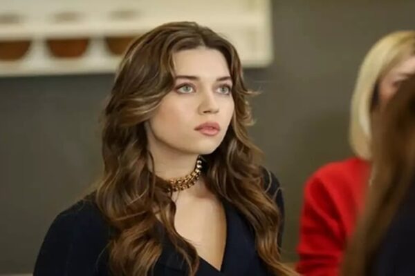 Afra Saraçoğlu, “A.B.İ.” Dizisindeki Çağla Karakteri Hakkında Konuştu