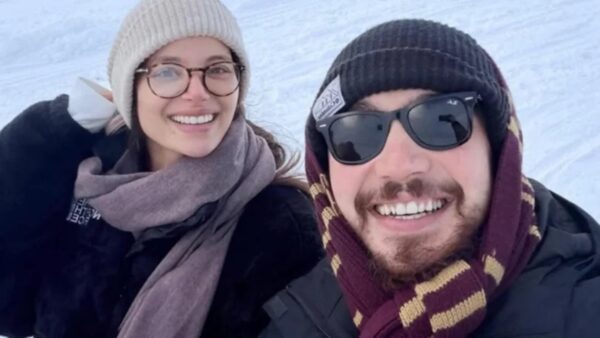 Oyuncu Çift Burak Dakak ve Leyla Tanlar Kars’ta Kış Tatili Yaptı