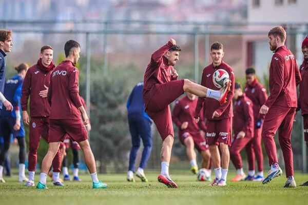 Trabzonspor, Turkcell Süper Kupa Yarı Finali İçin Gaziantep’e Gitti