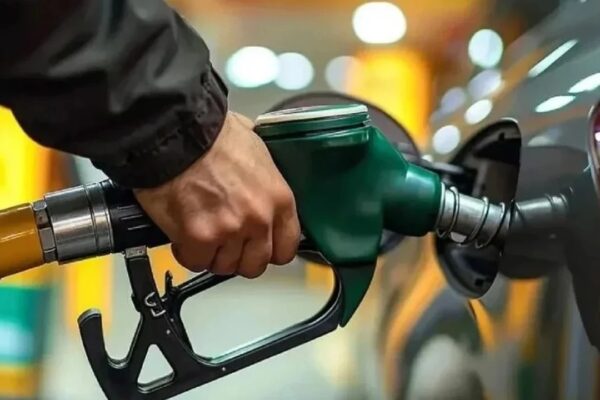 Küresel Petrol Gerilerken Türkiye’de Benzin Fiyatları Yükseldi