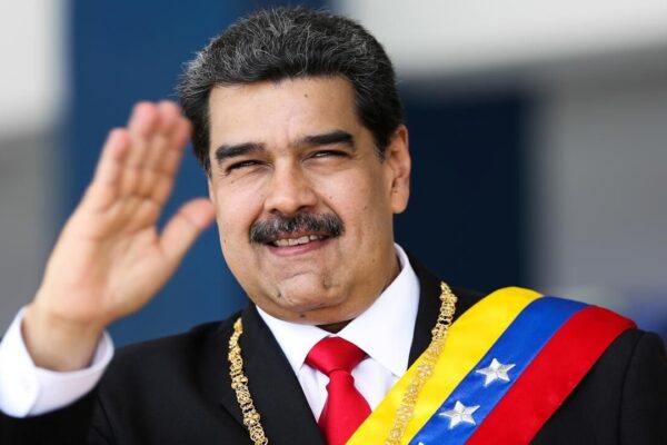 Trump, Nicolas Maduro ve Eşinin Gözaltına Alındığını Duyurdu
