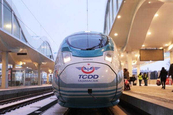 Yüksek Hızlı Tren Biletlerine Zam Gündemde