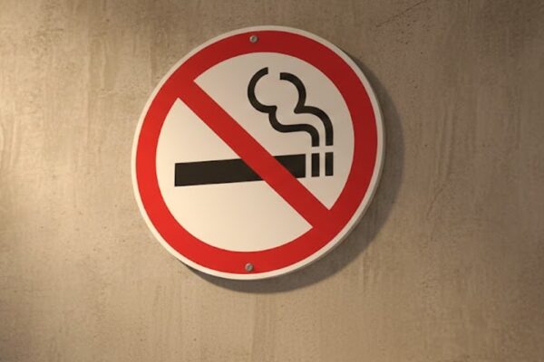 Açık Alanlarda Sigara Yasağı Genişletildi