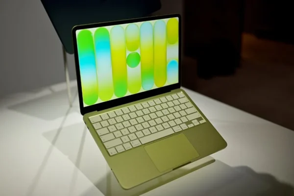 Apple MacBook Neo’ya Yoğun İlgi: Üretim 10 Milyona Çıkacak!
