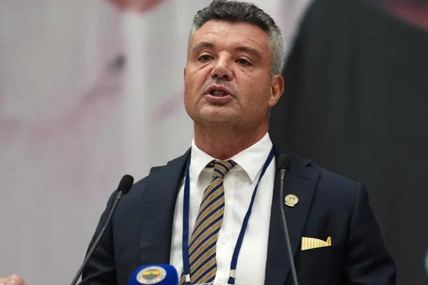 Fenerbahçe Başkanı Sadettin Saran Trafik Kazası Geçirdi!