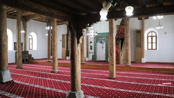 Çivi Kullanılmadan Yapılan Cami Yüzyıllara Direniyor!