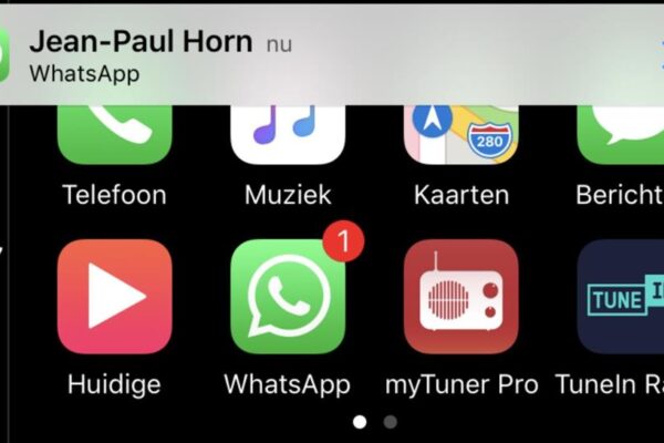 Apple CarPlay’li Otomobillerde WhatsApp Güncellemesi Test Ediliyor!
