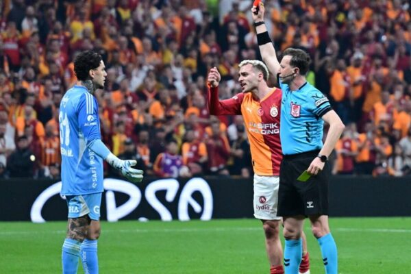 Fenerbahçe, Ederson ile Yolları Ayırıyor!