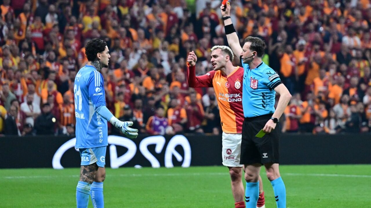 Fenerbahçe, Ederson ile Yolları Ayırıyor!