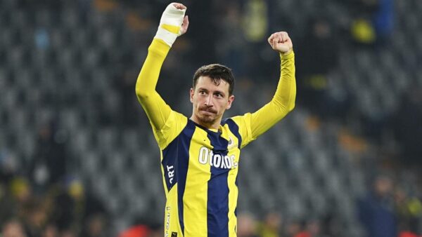 Fenerbahçe Mert Hakan Yandaş İçin TFF ile Görüştü!