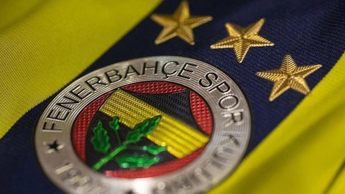 Fenerbahçe’de 3 İsim İle Yollar Ayrılıyor