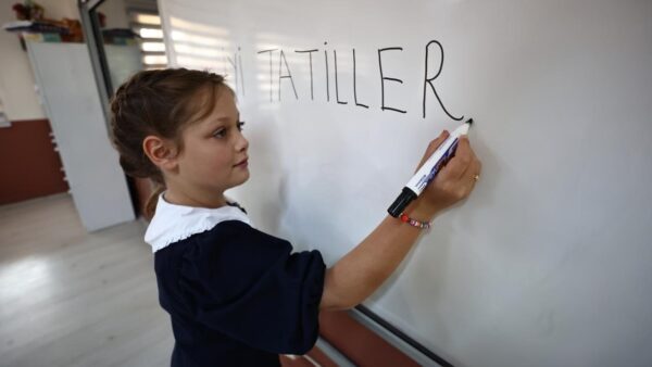 Yaz Tatili 2026 Ne Zaman Başlıyor? Karneler Ne Zaman Verilecek?