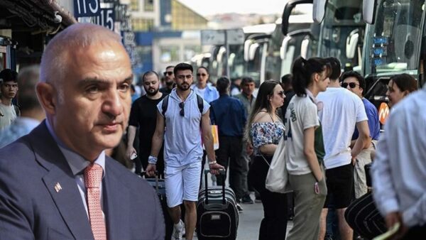 Kurban Bayramı Tatili 9 Gün Olacak mı? Bakan Ersoy Açıkladı!