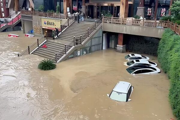 Çin’de Sel Felaketi: En Az 10 Kişi Öldü