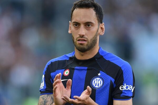 Fenerbahçe, Hakan Çalhanoğlu ile Görüştü mü? Camiada Büyük Heyecan Yarattı!