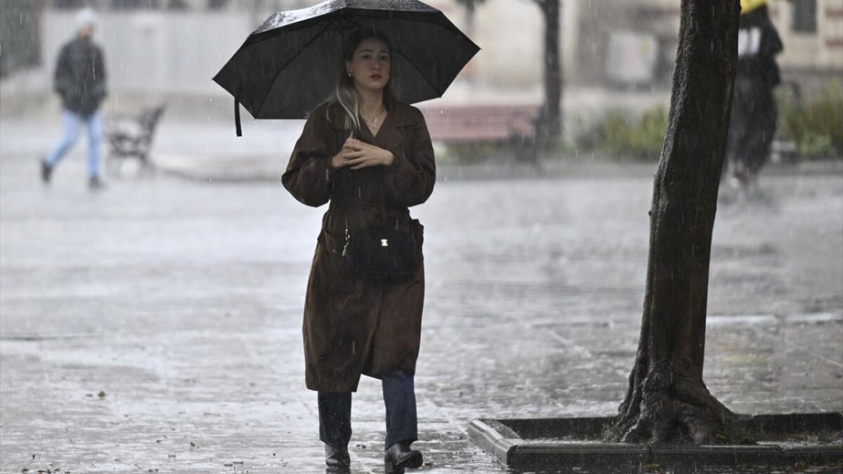 Hafta Sonu Kuvvetli Sağanak Yağış Bekleniyor!