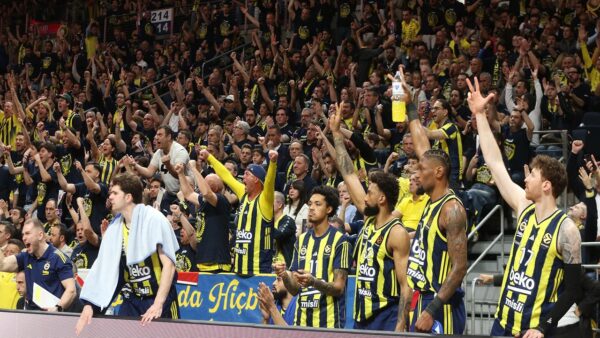 Fenerbahçe Beko Euroleague Play-Off Serisinde 2-0 Üstünlüğü Aldı