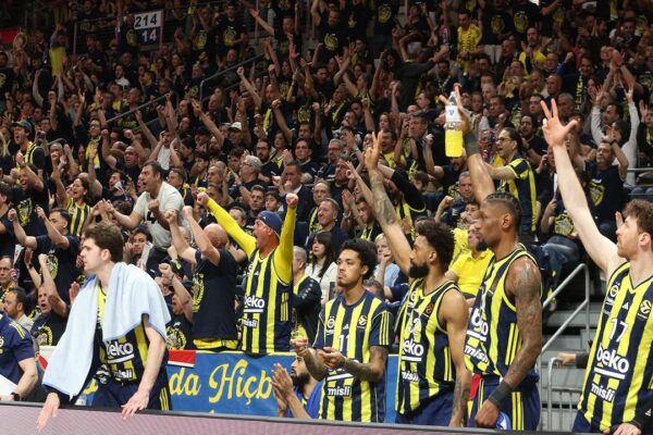 Fenerbahçe Beko Euroleague Play-Off Serisinde 2-0 Üstünlüğü Aldı